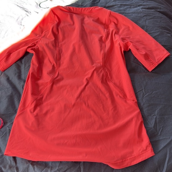 Athleta Pacifica Tee Racing Red Size Medium - Picture 7 of 9